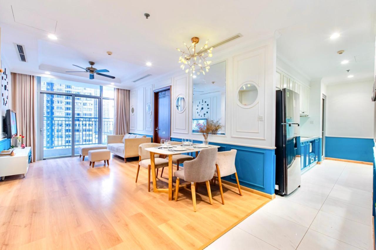 Moxy Hcmc Aparts - Vinhomes Central Park, Ice Rink Хошимін Екстер'єр фото
