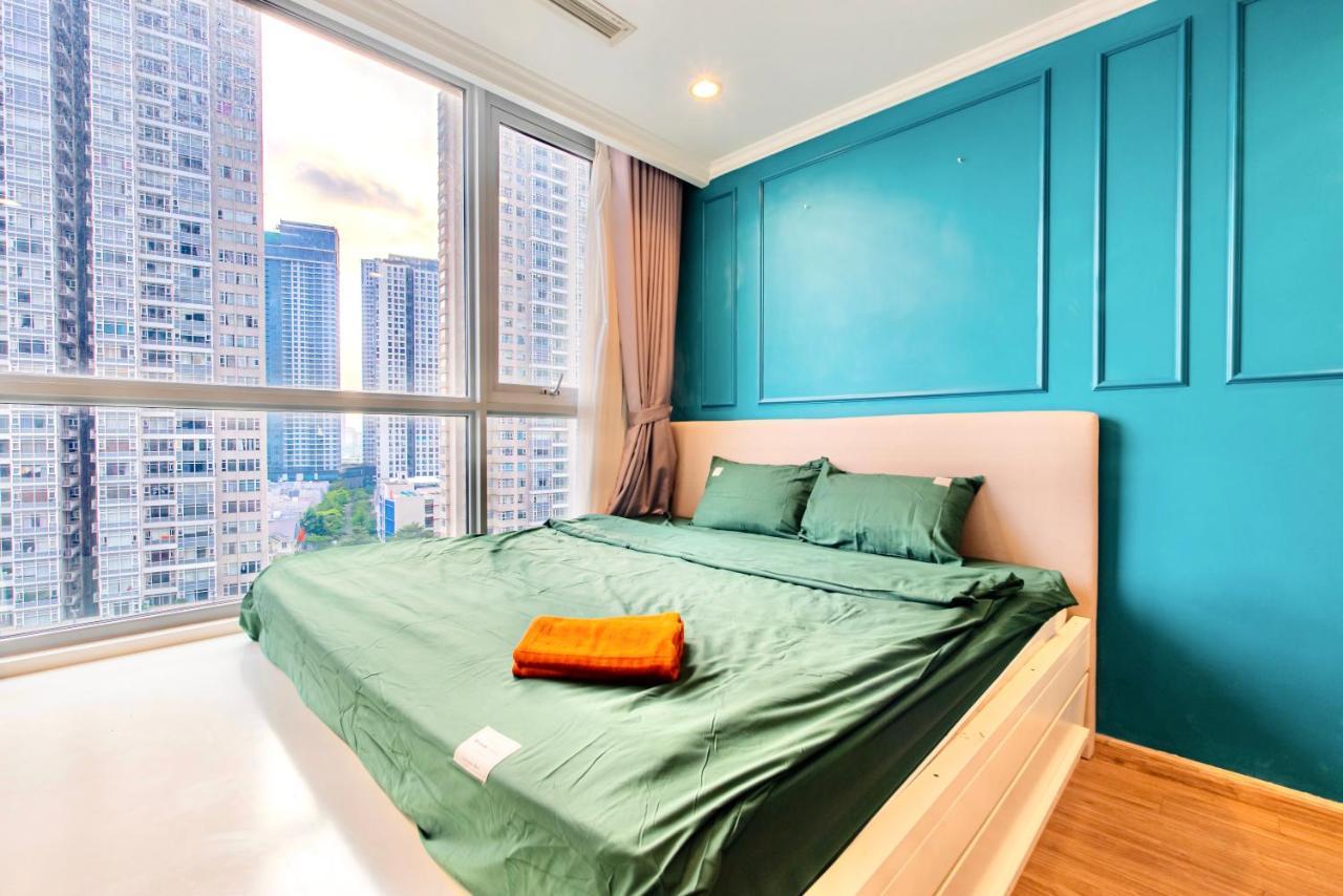 Moxy Hcmc Aparts - Vinhomes Central Park, Ice Rink Хошимін Екстер'єр фото