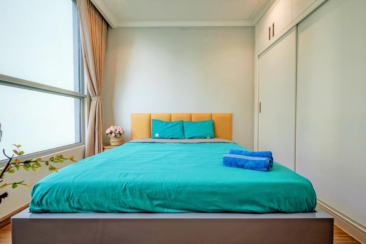 Moxy Hcmc Aparts - Vinhomes Central Park, Ice Rink Хошимін Екстер'єр фото