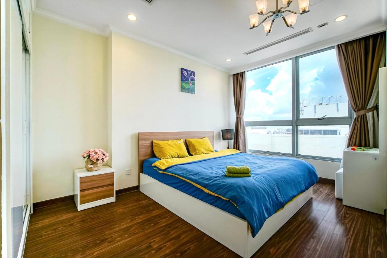 Moxy Hcmc Aparts - Vinhomes Central Park, Ice Rink Хошимін Екстер'єр фото