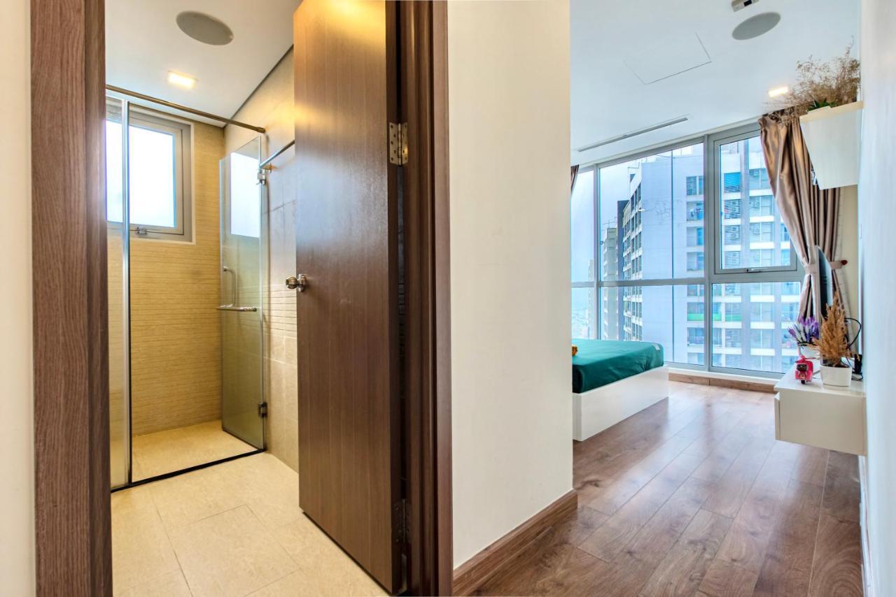 Moxy Hcmc Aparts - Vinhomes Central Park, Ice Rink Хошимін Екстер'єр фото