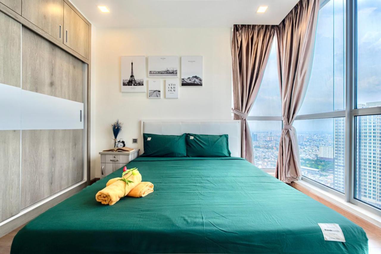 Moxy Hcmc Aparts - Vinhomes Central Park, Ice Rink Хошимін Екстер'єр фото